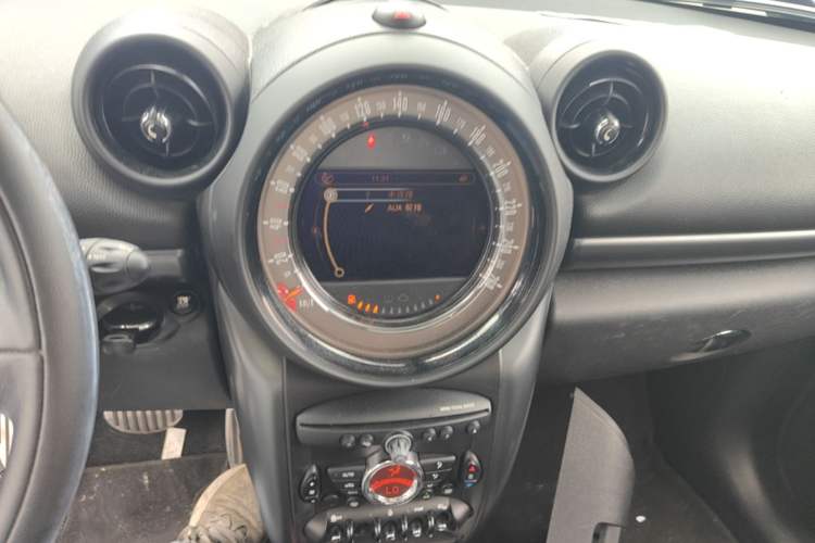 Used MINI Countryman 2014 1.6T COOPER S Audio And AC Panel