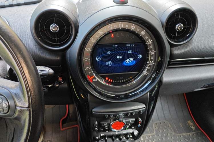 Used MINI Countryman 2014 1.6T COOPER ALL4 Excitement Audio And AC Panel