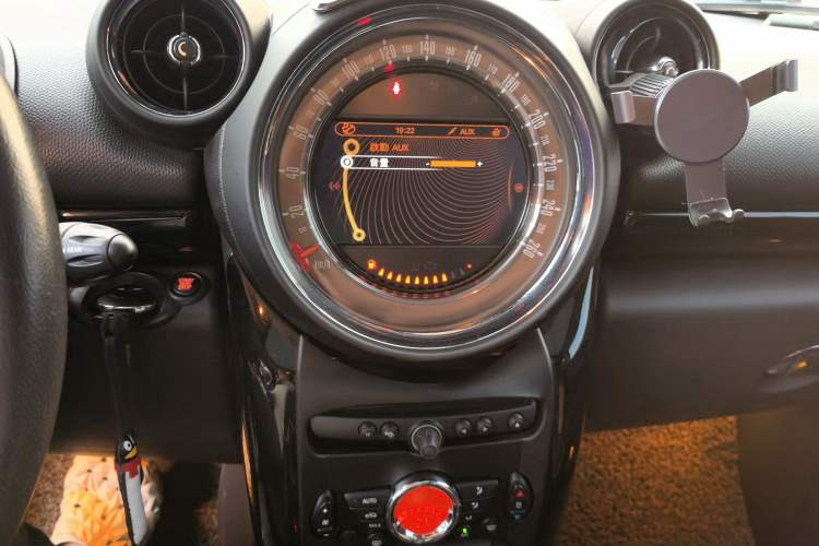 Used MINI Countryman 2014 1.6T COOPER ALL4 Excitement Audio And AC Panel