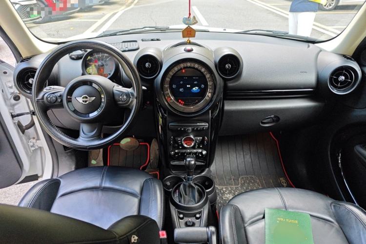 Used MINI Countryman 2014 1.6T COOPER ALL4 Excitement Center Console