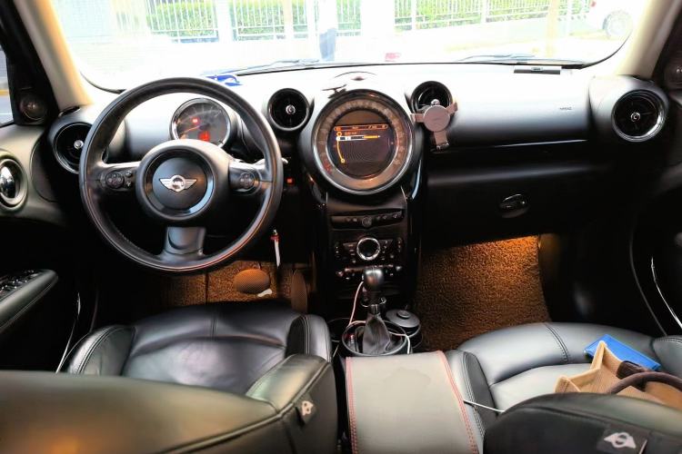 Used MINI Countryman 2014 1.6T COOPER ALL4 Excitement Center Console