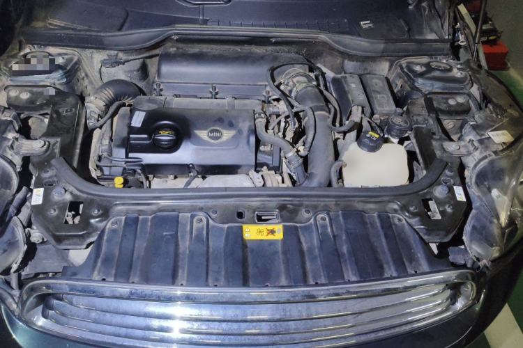 Used MINI Countryman 2014 1.6T COOPER ALL4 Excitement Engine Bay
