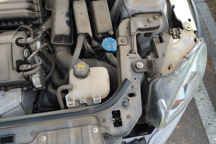 Used MINI Countryman 2014 1.6L COOPER Fun Engine Bay Left