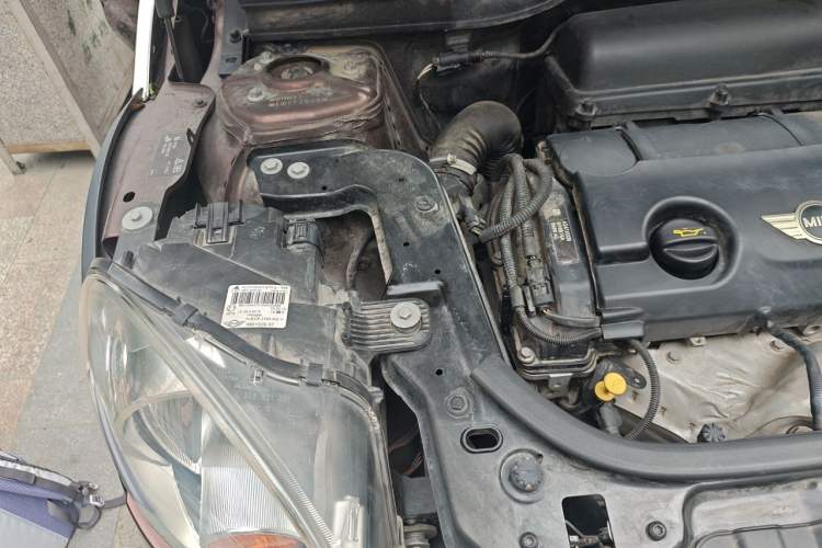 Used MINI Countryman 2014 1.6T COOPER ALL4 Fun Engine Bay Right