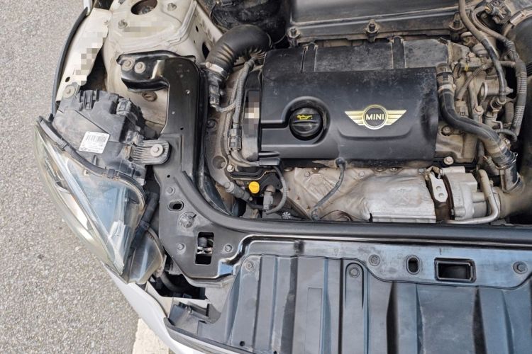 Used MINI Countryman 2014 1.6T COOPER ALL4 Excitement Engine Bay Right