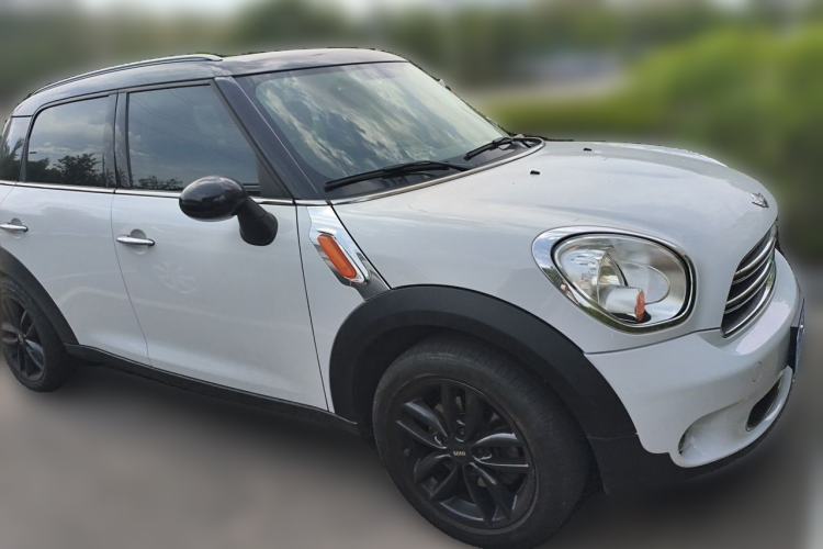 Used MINI Countryman 2014 1.6L COOPER Fun Front Right 45 Deg