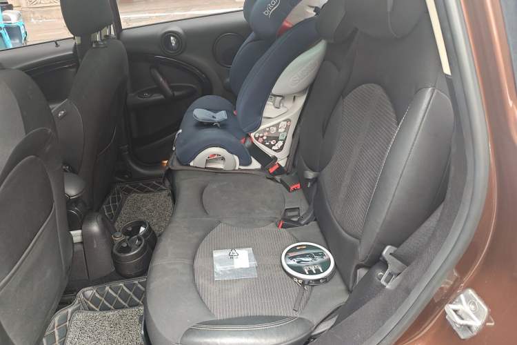 Used MINI Countryman 2014 1.6T COOPER ALL4 Fun Left Rear Seat