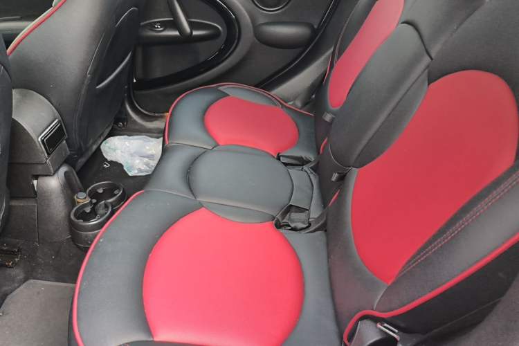 Used MINI Countryman 2014 1.6L COOPER Fun Left Rear Seat