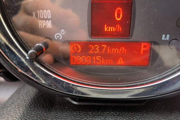 Used MINI Countryman 2014 1.6T COOPER ALL4 Excitement Odometer Close Up