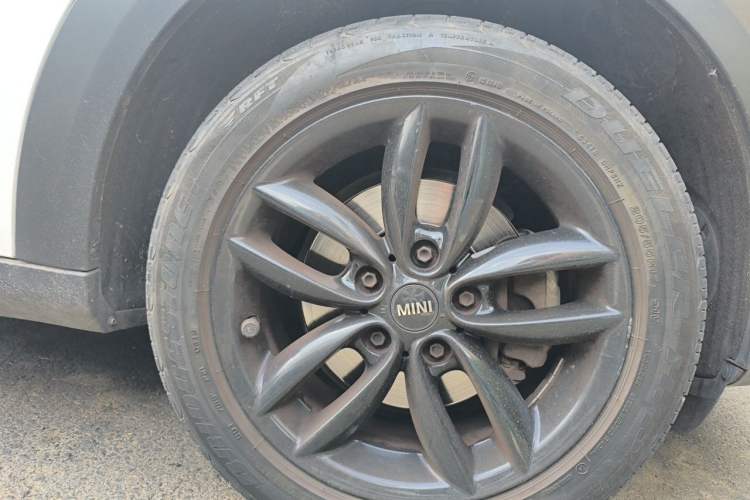 Used MINI Countryman 2014 1.6L COOPER Fun Right Front Wheel Hub