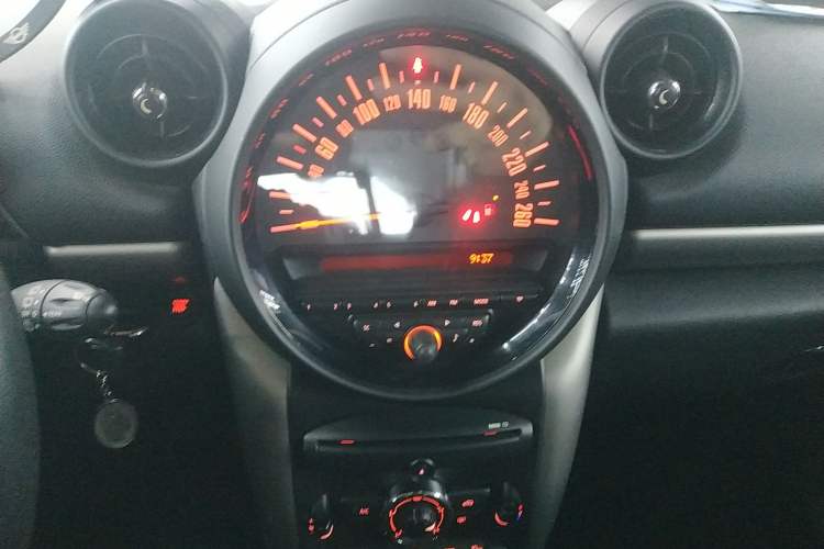 Used MINI Countryman 2014 1.6T COOPER ALL4 Fun Audio And AC Panel