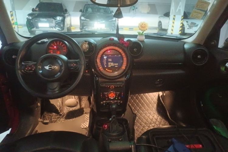 Used MINI Countryman 2014 1.6L COOPER Excitement Center Console