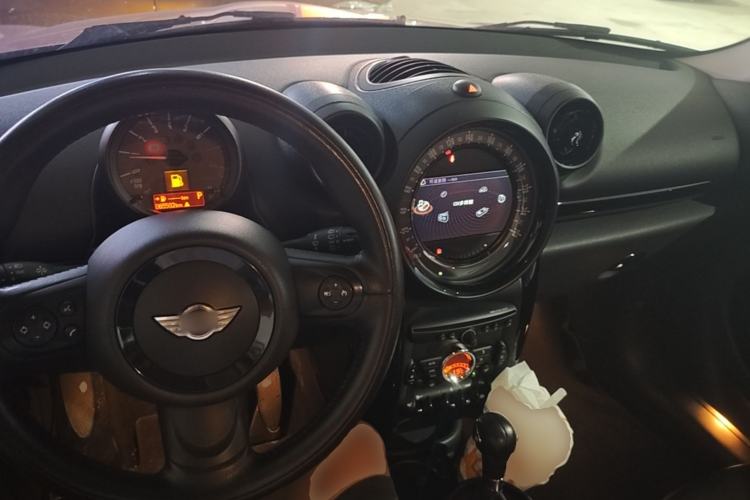 Used MINI Countryman 2014 1.6T COOPER ALL4 Excitement Center Console