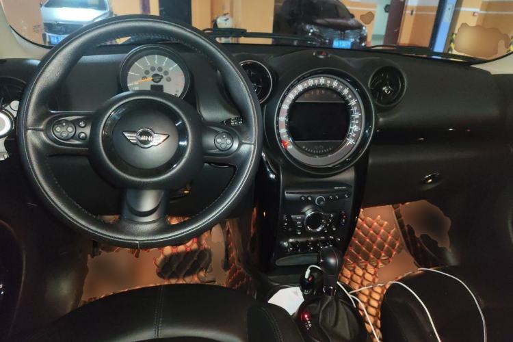 Used MINI Countryman 2014 1.6L COOPER Excitement Center Console