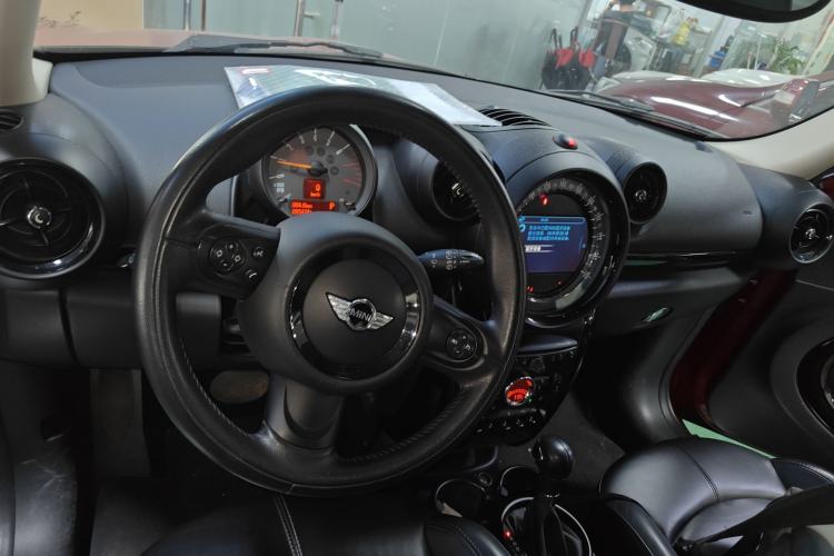Used MINI Countryman 2014 1.6T COOPER ALL4 Excitement Center Console
