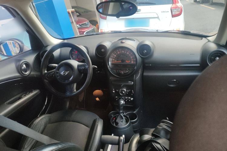 Used MINI Countryman 2014 1.6L COOPER Fun Center Console