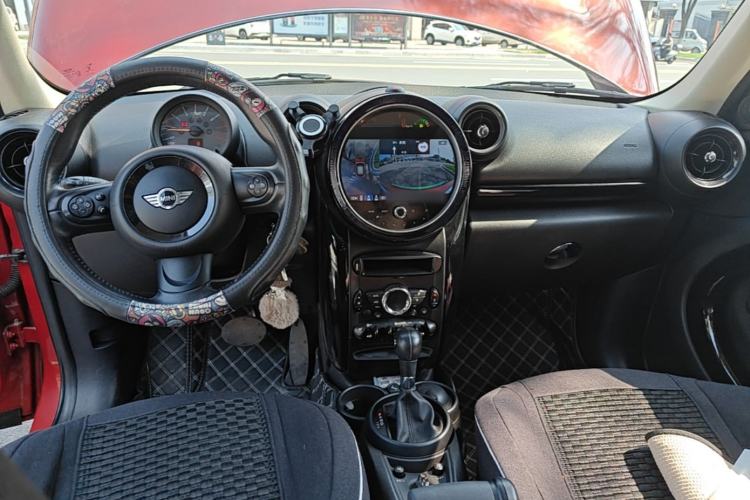 Used MINI Countryman 2014 1.6L COOPER Excitement Center Console