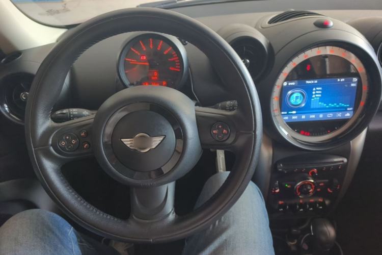 Used MINI Countryman 2014 1.6T COOPER ALL4 Fun Center Console