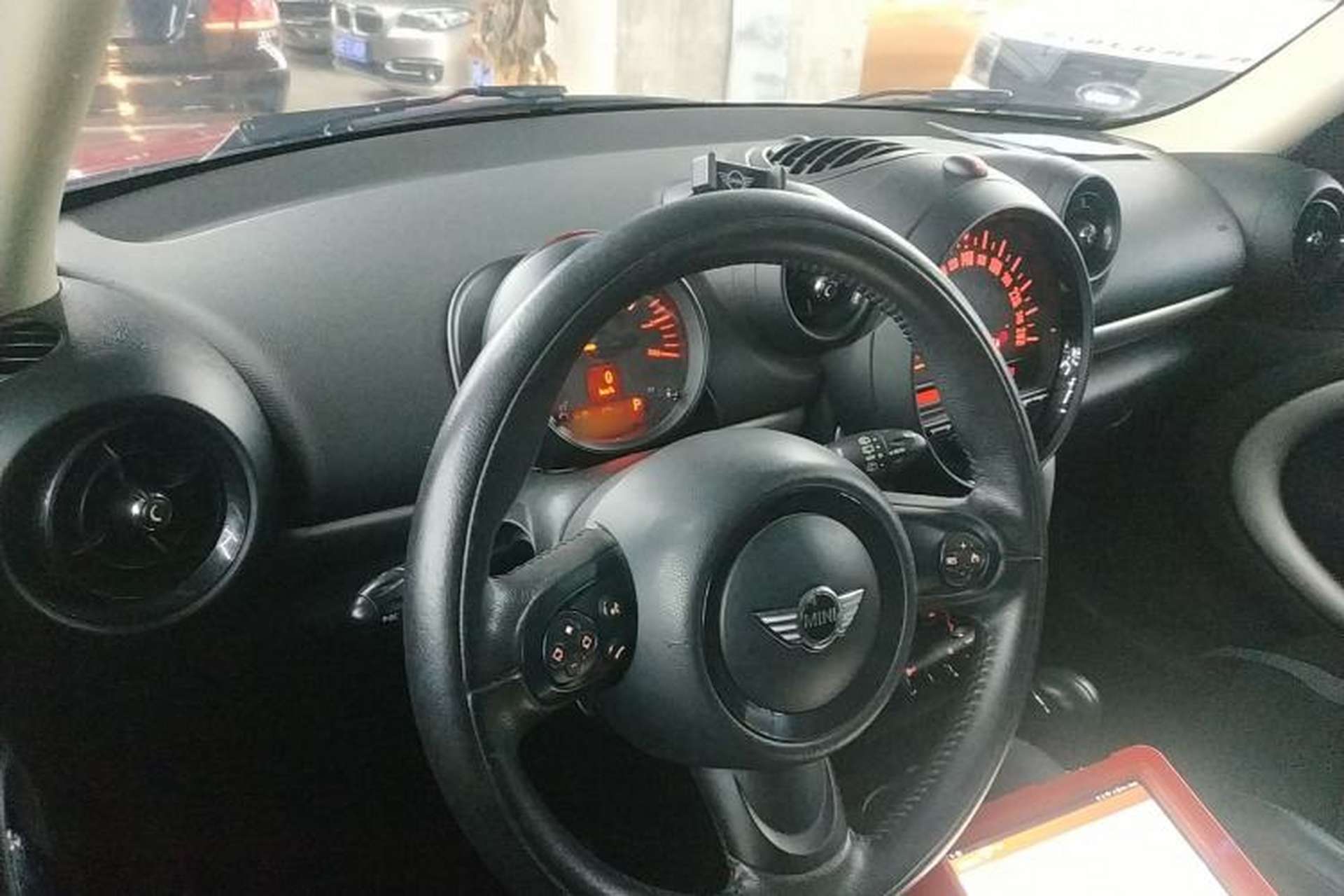 Used MINI Countryman 2014 1.6T COOPER ALL4 Fun Center Console