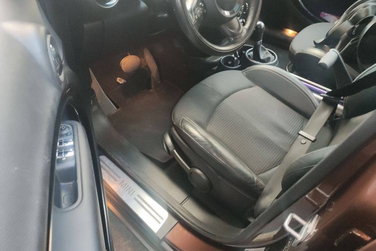 Used MINI Countryman 2014 1.6L COOPER Fun Driver Seat