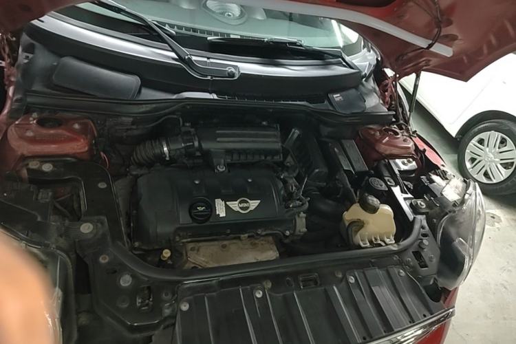Used MINI Countryman 2014 1.6L COOPER Fun Engine Bay