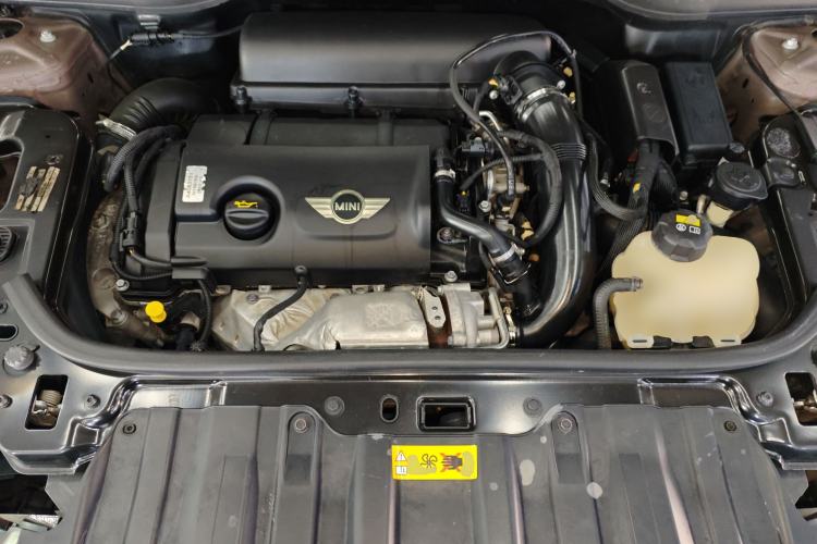 Used MINI Countryman 2014 1.6T COOPER ALL4 Fun Engine Bay