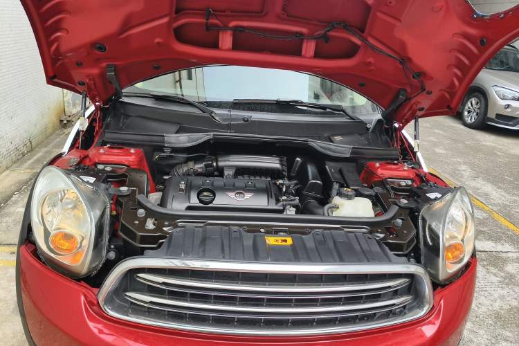 Used MINI Countryman 2014 1.6L COOPER Fun Engine Bay