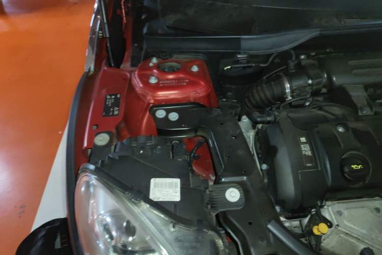 Used MINI Countryman 2014 1.6L COOPER Excitement Engine Bay Right