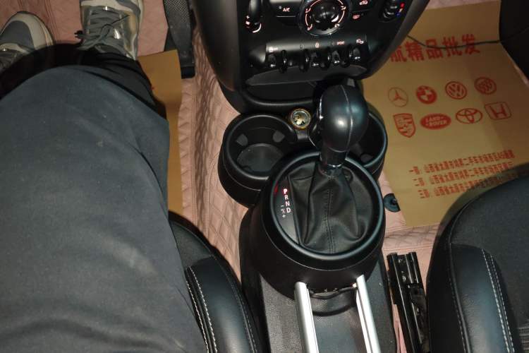 Used MINI Countryman 2014 1.6T COOPER ALL4 Fun Gear Lever
