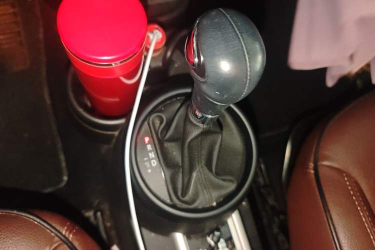 Used MINI Countryman 2014 1.6L COOPER Fun Gear Lever
