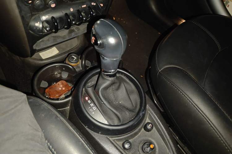 Used MINI Countryman 2014 1.6T COOPER S ALL4 Gear Lever