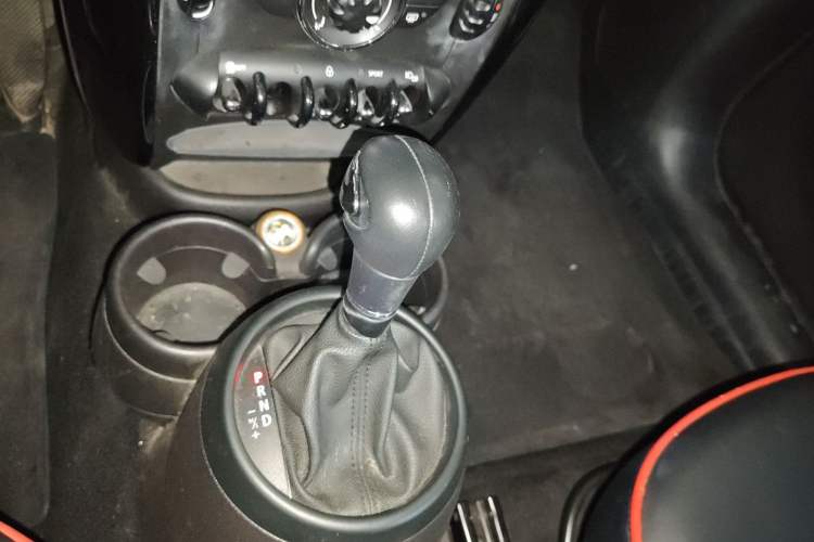 Used MINI Countryman 2014 1.6L COOPER Fun Gear Lever