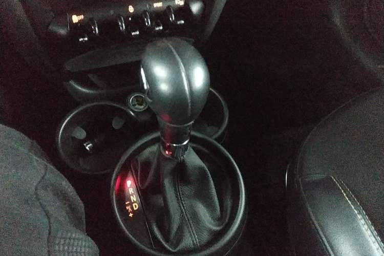 Used MINI Countryman 2014 1.6T COOPER ALL4 Fun Gear Lever