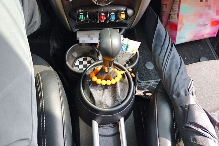 Used MINI Countryman 2014 1.6T COOPER ALL4 Fun Gear Lever