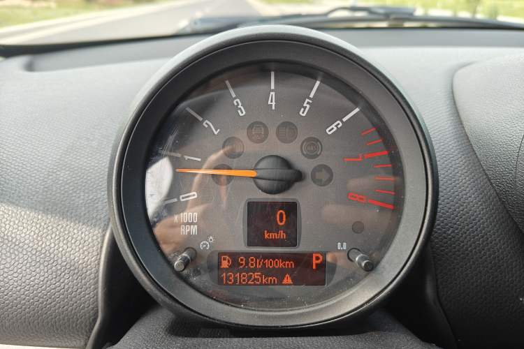 Used MINI Countryman 2014 1.6T COOPER ALL4 Fun Interior 10