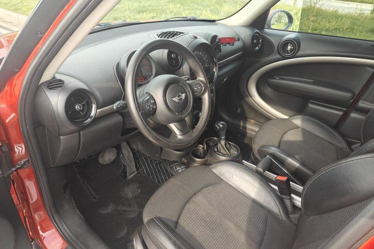 Used MINI Countryman 2014 1.6T COOPER ALL4 Fun Interior 2