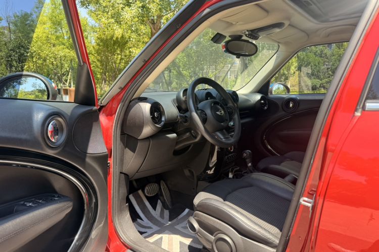 Used MINI Countryman 2014 1.6T COOPER S Interior 2