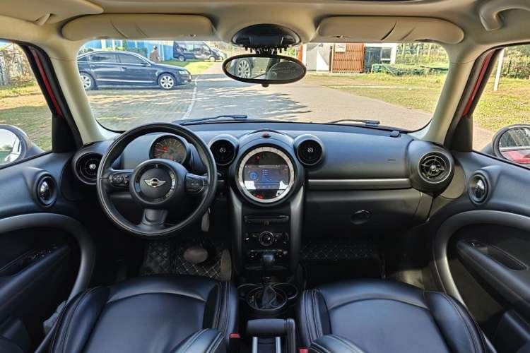 Used MINI Countryman 2014 1.6T COOPER ALL4 Fun Interior 2