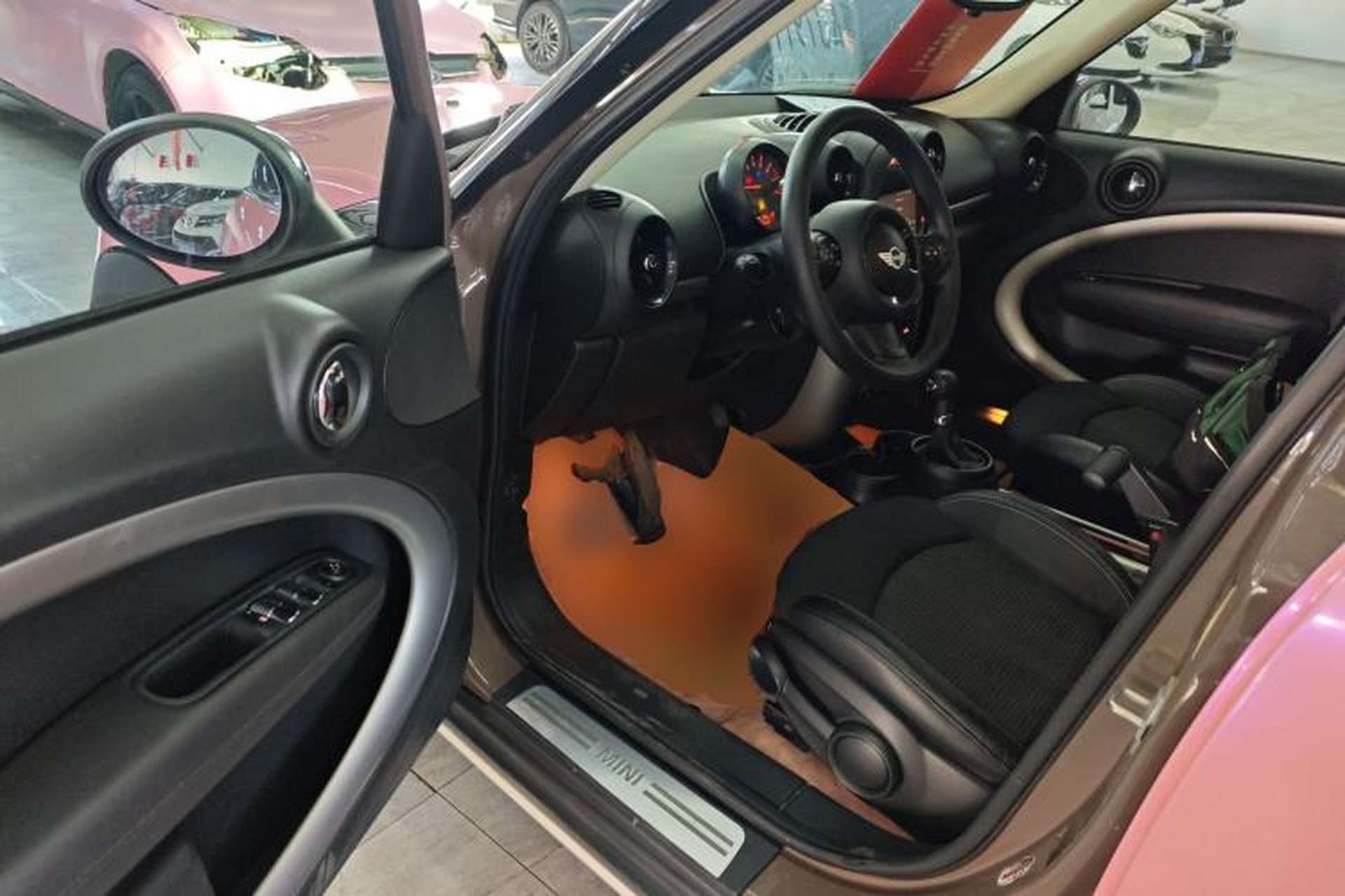 Used MINI Countryman 2014 1.6T COOPER ALL4 Fun Interior 3