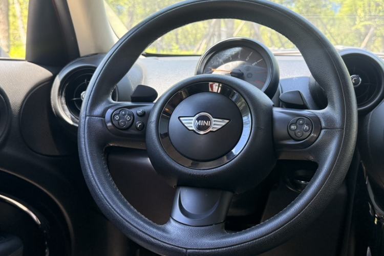 Used MINI Countryman 2014 1.6T COOPER S Interior 3