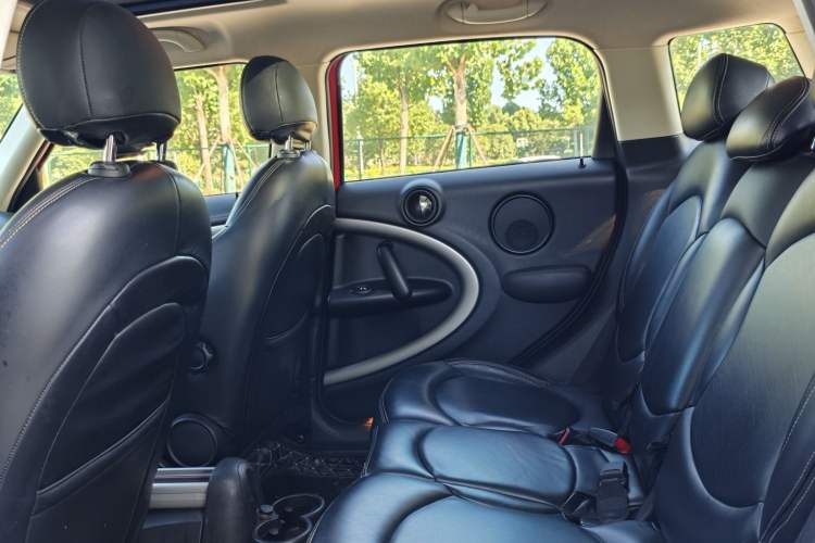 Used MINI Countryman 2014 1.6T COOPER ALL4 Fun Interior 3
