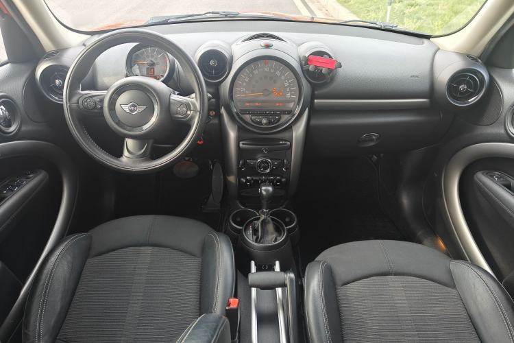 Used MINI Countryman 2014 1.6T COOPER ALL4 Fun Interior 4