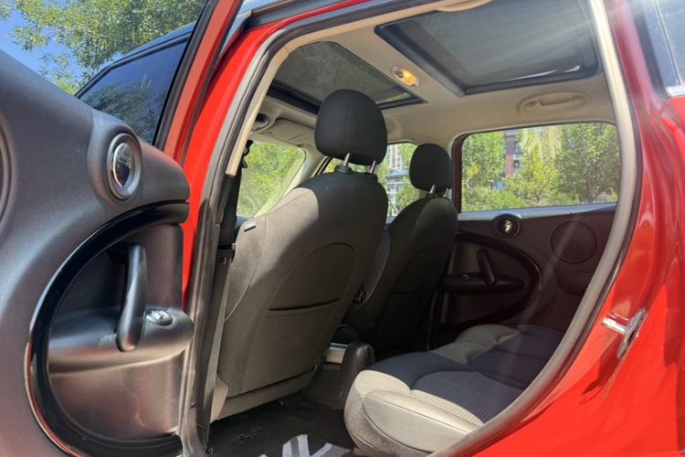 Used MINI Countryman 2014 1.6T COOPER S Interior 4