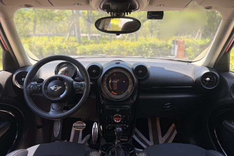 Used MINI Countryman 2014 1.6T COOPER S Interior 5