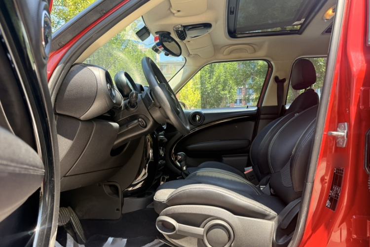 Used MINI Countryman 2014 1.6T COOPER S Left Front Seat