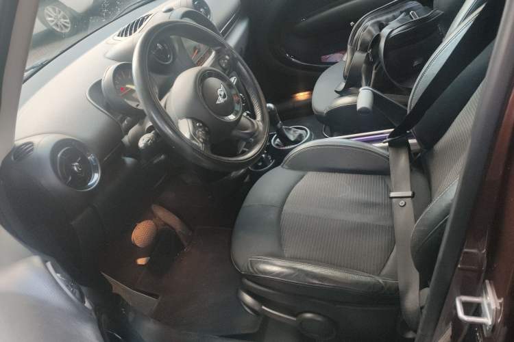 Used MINI Countryman 2014 1.6L COOPER Fun Left Front Seat