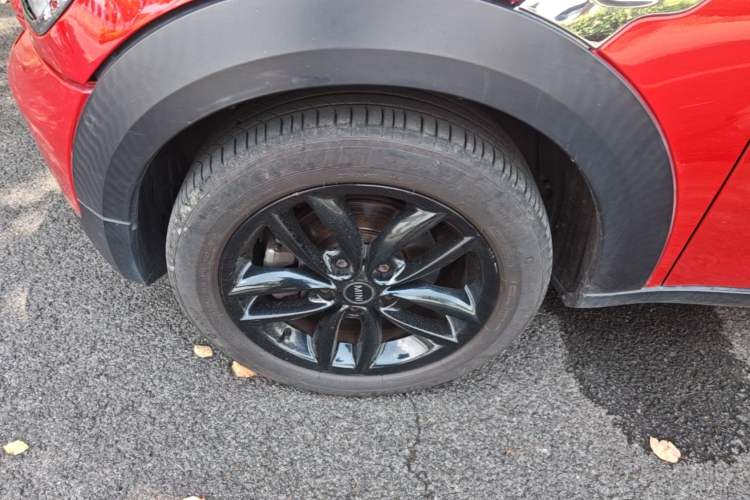 Used MINI Countryman 2014 1.6L COOPER Fun Left Front Wheel Hub