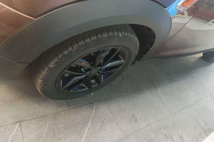 Used MINI Countryman 2014 1.6L COOPER Fun Left Front Wheel Hub
