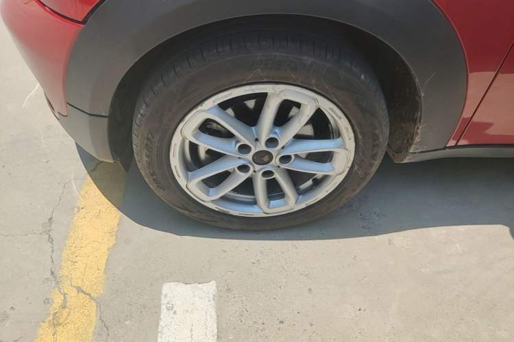 Used MINI Countryman 2014 1.6L COOPER Fun Left Front Wheel Hub