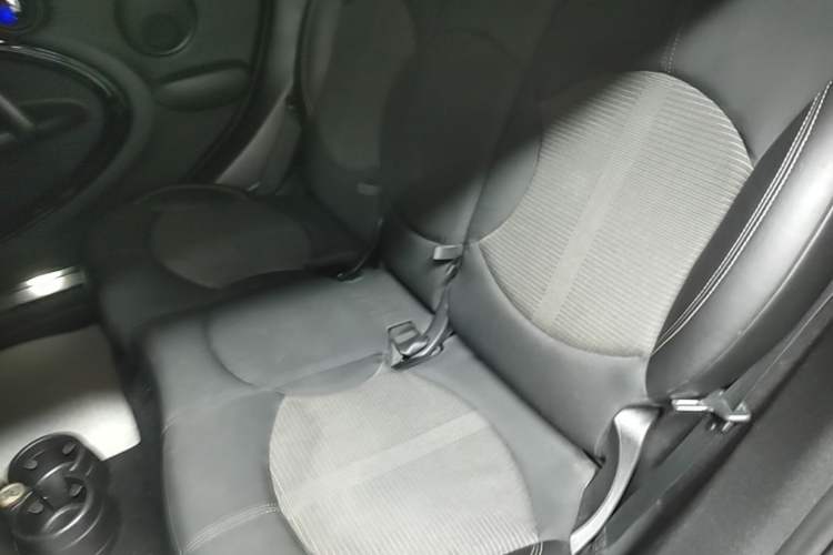 Used MINI Countryman 2014 1.6L COOPER Fun Left Rear Seat